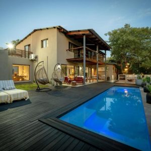 luxury lodge at Bush Lodge